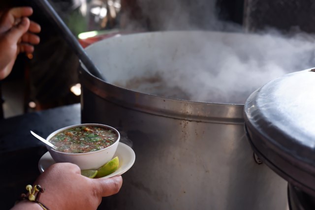Menyantap Kuliner Khas Jeneponto, Sulsel, yang Dibuat dari Daging Kuda (480416)
