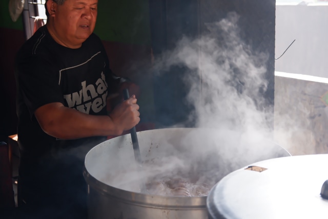 Menyantap Kuliner Khas Jeneponto, Sulsel, yang Dibuat dari Daging Kuda (480420)