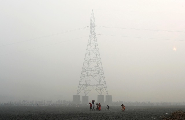Beberapa waktu lalu, kota New Delhi di India juga diselimuti polusi dari udara beracun. Foto: Reuters/Adnan Abidi