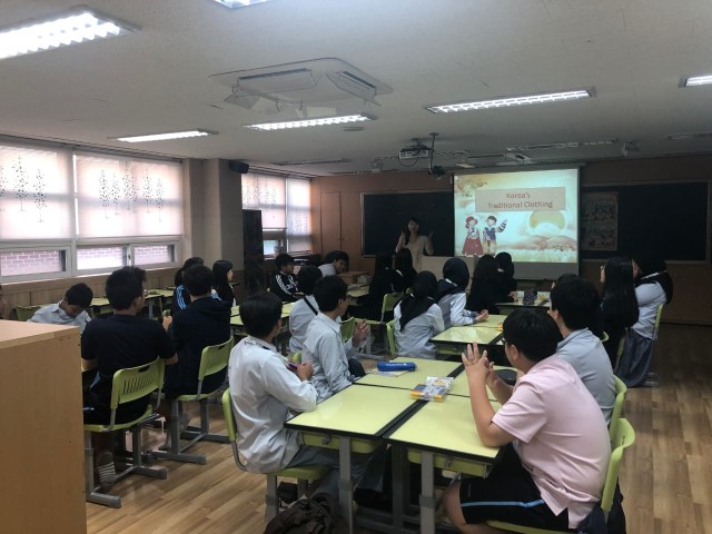 Program pertukaran pelajar siswa SMP SAIM Surabaya di Korea Selatan. Dok. Pribadi