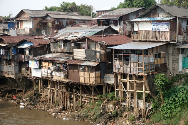 Kondisi pemukiman kumuh di kawasan Manggarai, Jakarta, Selasa (5/11). Foto: Iqbal Firdaus/kumparan