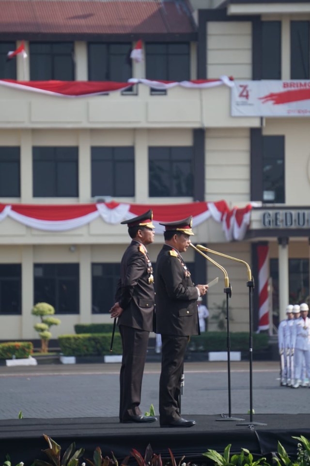 Suasana Serah Terima panji panji polri dari mantan Kapolri Jenderal Pol (Purn) Tito Karnavian kepada Kapolri baru Jenderal Pol Idham Azis. Foto: Irfan Adi Saputra/kumparan