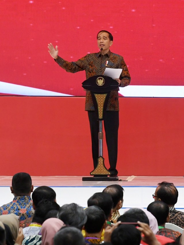 Presiden Joko Widodo memberikan sambutan saat membuka Rakornas Pengadaan Barang/Jasa Pemerintah Tahun 2019 di Jakarta Convention Center, Jakarta, Rabu (6/11).  Foto: ANTARA FOTO/Wahyu Putro A