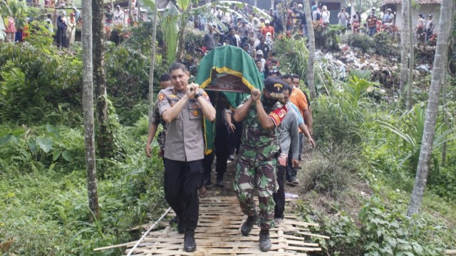 Terkuaknya Misteri Jasad Surono Dibeton di Bawah Musala (30481)