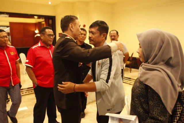 Ketum PSSI, Mochamad Iriawan, pelatih Timnas U-23, Indra Sjafri