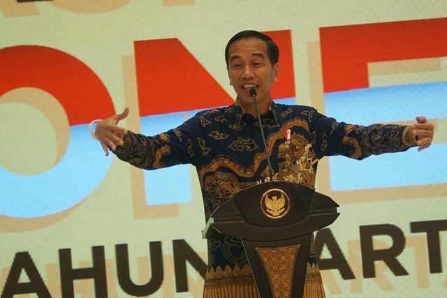 Presiden Joko Widodo memberi sambutan di acara HUT Golkar ke 55 di Jakarta, Rabu (6/11). Foto: Fanny Kusumawardhani/kumparan