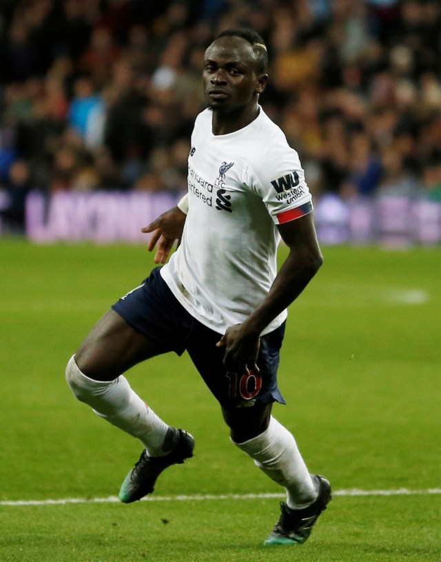 Aksi Sadio Mane saat bertanding melawan Aston Villa. Foto: Reuters/Craig Brough