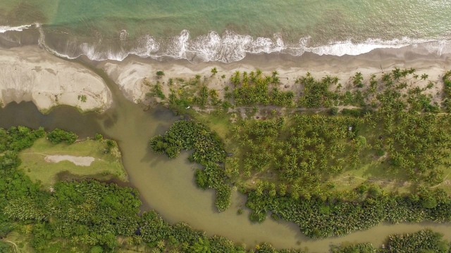 9_ujung Pandang_labuhan haji.jpeg