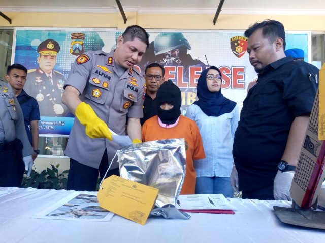Terkuaknya Misteri Jasad Surono Dibeton di Bawah Musala (30486)
