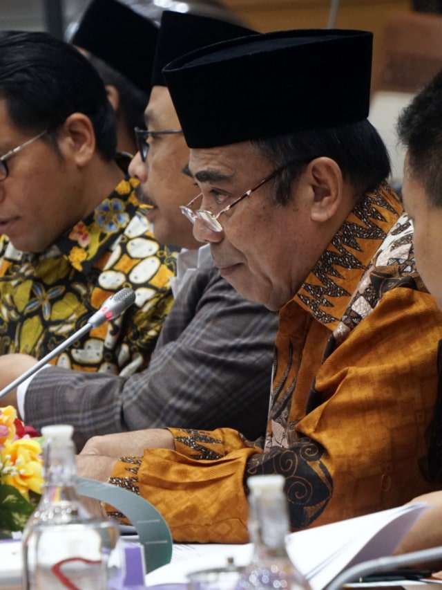 Menteri agama Fachrul Razi rapat perdana dengan komisi VIII DPR, Jakarta, Kamis (7/11/2019).
 Foto: Fanny Kusumawardhani/kumparan