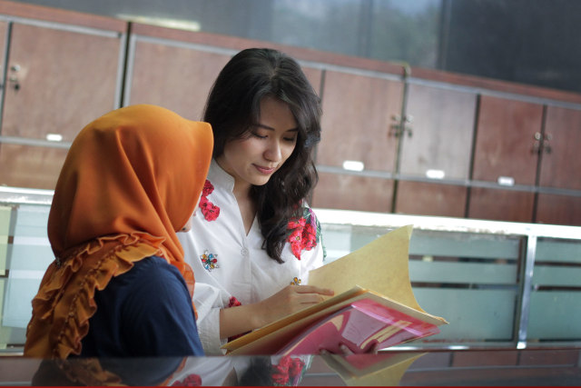 Foto: Melihat Risa Santoso Saat Bertugas sebagai Rektor di ITB Asia (440585)