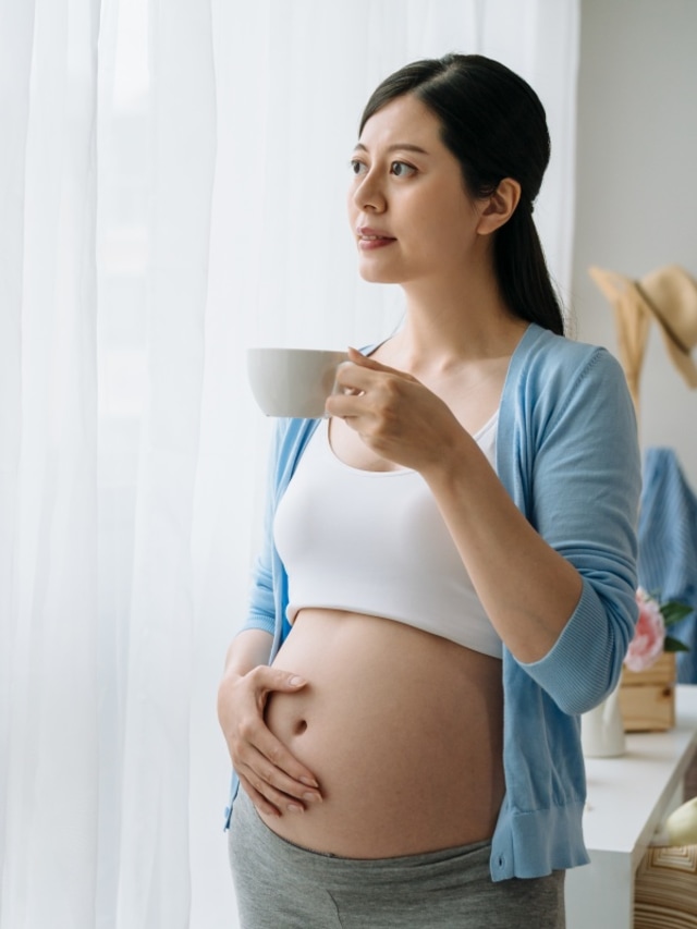 ibu hamil minum teh - POTRAIT Foto: Shutterstock