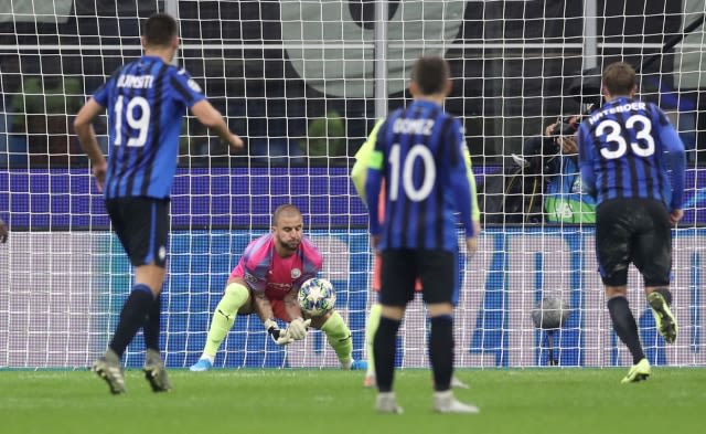 Kyler Walker saat beraksi sebagai kiper di pertandingan Atalanta vs Manchester City