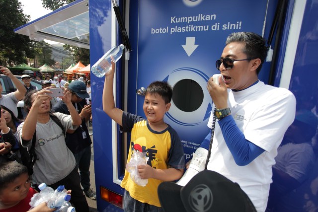 com-Truk #BijakBerplastik bertujuan untuk mengedukasi publik mengenai cara membuang botol plastik bekas dengan benar. Foto: Danone-AQUA