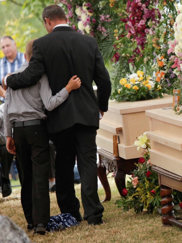 Pemakaman sembilan warga Mormon AS korban penembakan di Meksiko. Foto: Reuters