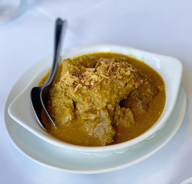 Beef rendang di Neptune Palace.
