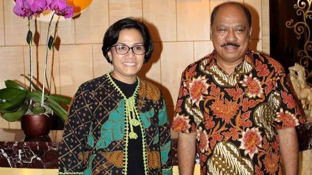 Menkeu Sri Mulyani (kiri) dan Melchias Marcus Mekeng (kanan). Foto: Facebook/@Melchias Marcus Mekeng