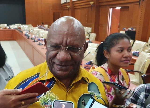 Wakil Gubenur Papua, Klemen Tinal. (BumiPapua.com/Qadri Pratiwi)