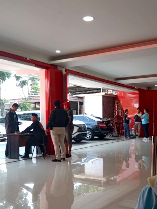Suasana showroom akumobil di Jalan Sadakeling, Bandung, Jawa Barat.  Foto: Rachmadi Rasyad/kumparan