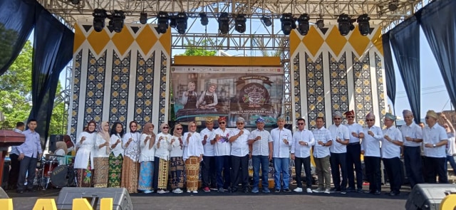 Aksi 3000 Wanita Minum Kopi di Lampung 2019 Pecahkan Rekor Muri (199936)