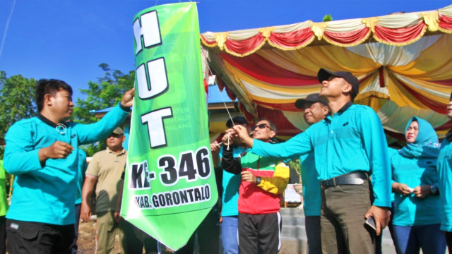 Bupati Gorontalo Nelson Pomalingo, membuka kegiatan HUT Ke-346 yang dipusatkan di Kecamatan Boliyohuto. Minggu, (10/11). Foto : Humas Pemkab