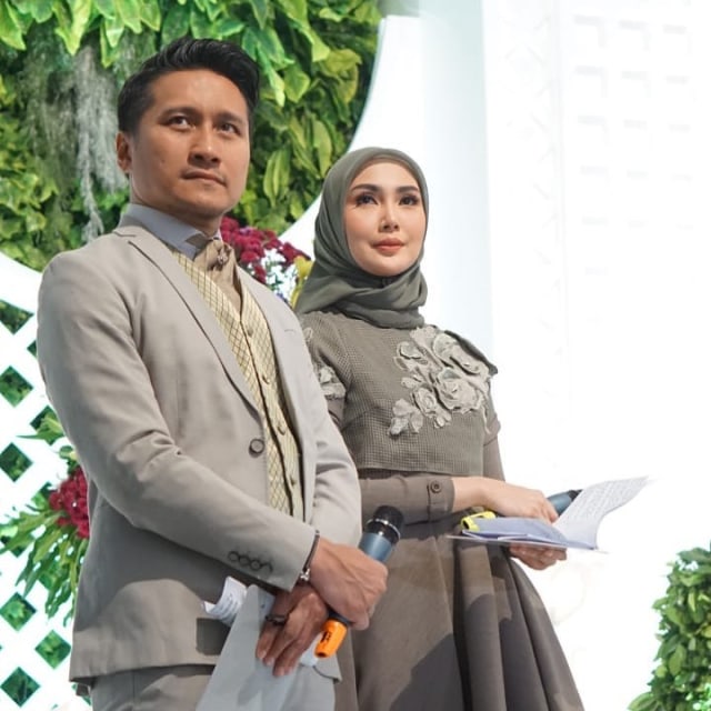 Arie Untung dan Fenita Arie Foto: Instagram @fenitarie