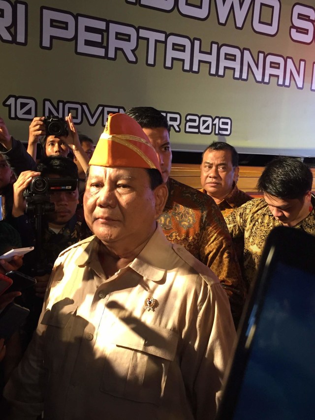 Menteri Pertahanan Prabowo Subianto meresmikan patung Panglima Besar Jenderal Sudirman di Sleman, Kabupaten Seman, DI Yogyakarta. Foto: Arfiansyah Panji Purnandaru/kumparan
