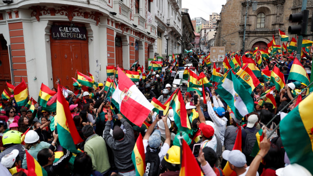 FOTO: Viva Bolivia! Euforia Pengunduran Diri Evo Morales (156719)