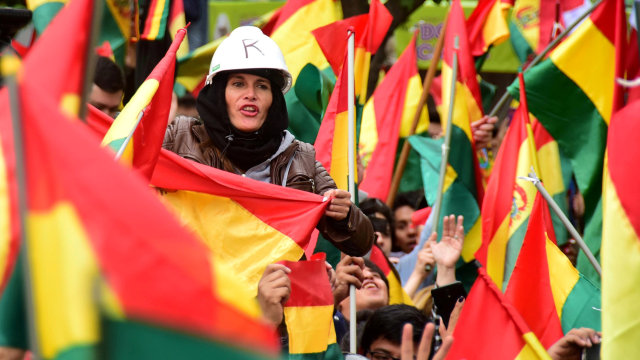 FOTO: Viva Bolivia! Euforia Pengunduran Diri Evo Morales (156711)