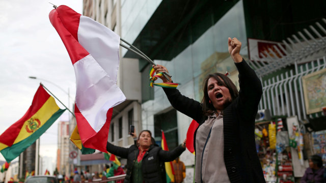 FOTO: Viva Bolivia! Euforia Pengunduran Diri Evo Morales (156718)