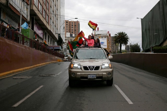 FOTO: Viva Bolivia! Euforia Pengunduran Diri Evo Morales (156717)