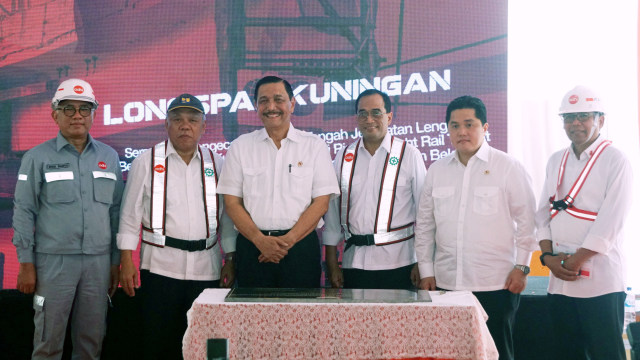 LRT, Seremonial Pengecoran Closure, Kuningan