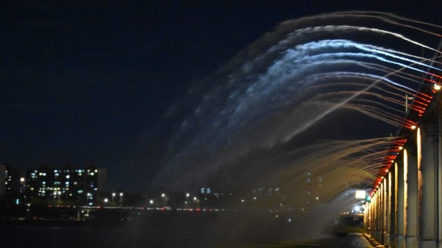Goblin Night Market di Jembatan Banpo, Malam Paling Ditunggu di Seoul (20456)