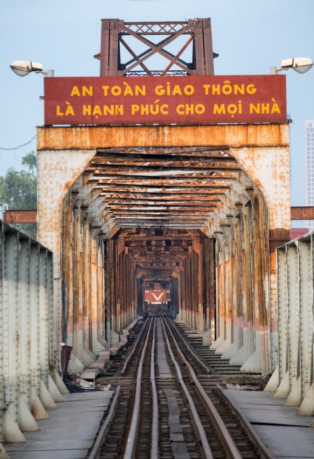 Jembatan Long Bien yang jadi spot foto baru di Hanoi, Vietnam yang berbahaya bagi turis di  Foto: Shutter Stock