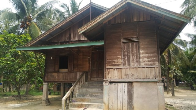 RUMAH Ed, terduga teroris ditangkap bersama empat rekannya di Desa Kuapan, Tambang, Kampar, Riau.