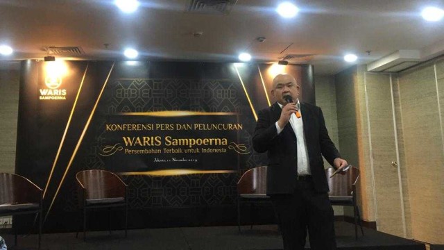 CEO Sampoerna Strategic Group John Aryananda meluncurkan emas Waris Sampoerna di Gedung Sampoerna Strategic, Jakarta, Senin (11/11/2019).  Foto: Ema Fitriyani/kumparan