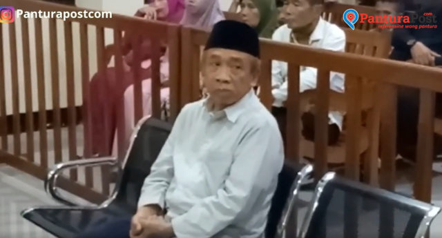 Nurul Qomar saat menjalani sidang vonis di Pengadilan Negeri (PN) Brebes, Sri Sulastuti, Senin, 11 November 2019. (Foto: Fajar Eko)