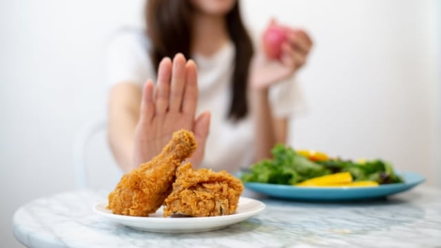 Ilustrasi wanita diet. Foto: Shutterstock
