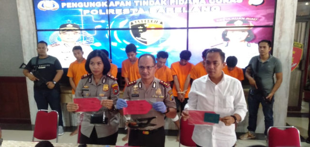 Tujuh Orang Begal Tak Berkutik di Bekuk Polisi di Batam (603293)