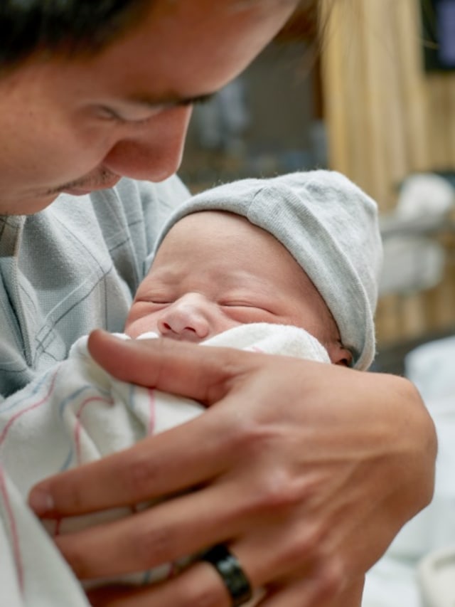 ilustrasi ayah dan bayinya yang baru lahir Foto: Shutterstock