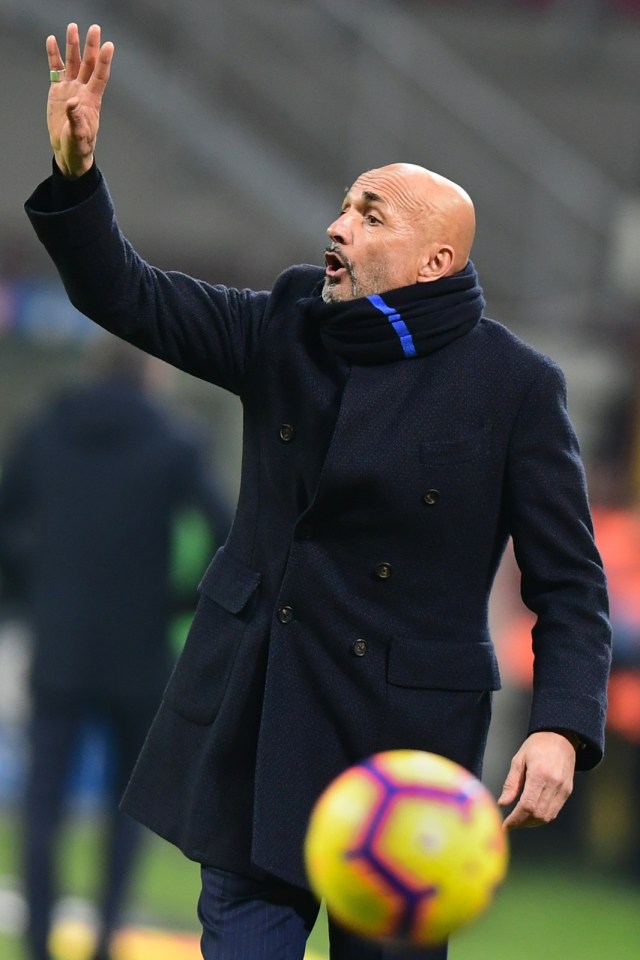 Luciano Spalletti saat memimpin Inter di laga vs Bologna. Foto: AFP/Miguel Medina