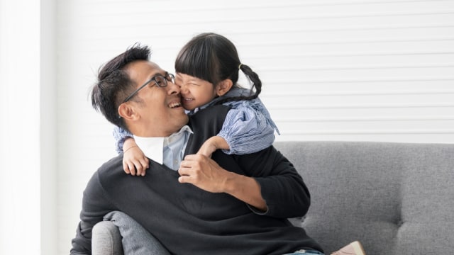 ayah dan anak perempuannya Foto: Shutterstock