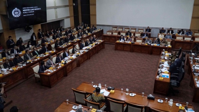Raker Perdana dengan Komisi I, Menlu Retno Paparkan Rencana Kerja 2020 (120997)
