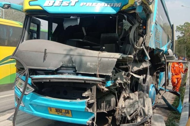 Ingat, Ini Penyebab Truk dan Bus Sering Kecelakaan, Waspada di Sekitarnya (64425)