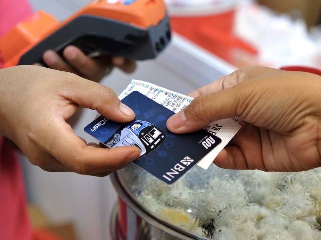 Cashless, Gaya Hidup Milenial Zaman Now (144002)