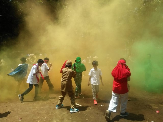 Suasana acara Diorama Napak Tilas Kota Pahlawan' di SD SAIM Surabaya Selasa (12/11). Foto-foto : Amanah Nur Asiah/Basra