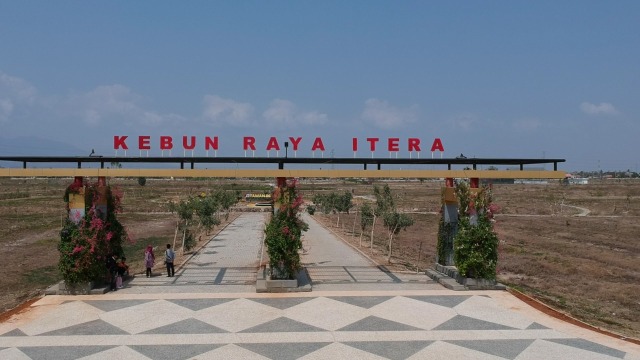 Pintu gerbang Kebun Raya Itera | Foto Drone: Dimas Prasetyo/Lampung Geh
