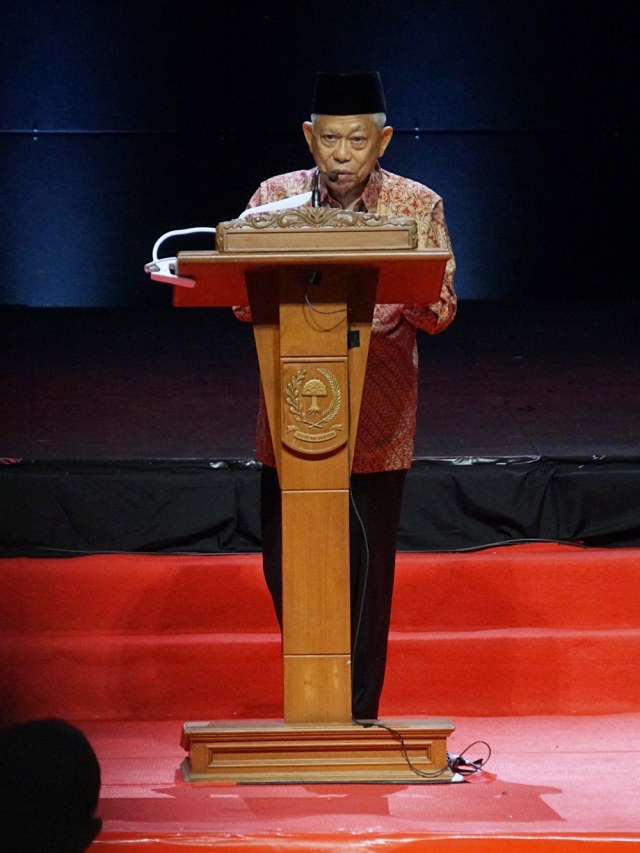 Wakil Presiden Ma'ruf Amin di Rakornas Indonesia Maju di Sentul, Jawa Barat, Rabu (13/11).
 Foto: Fanny Kusumawardhani/kumparan