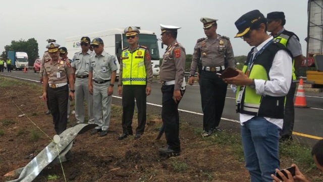 Sopir Bus Sinar Jaya Jadi Tersangka Tabrakan Maut di Tol Cipali KM 117 (50417)
