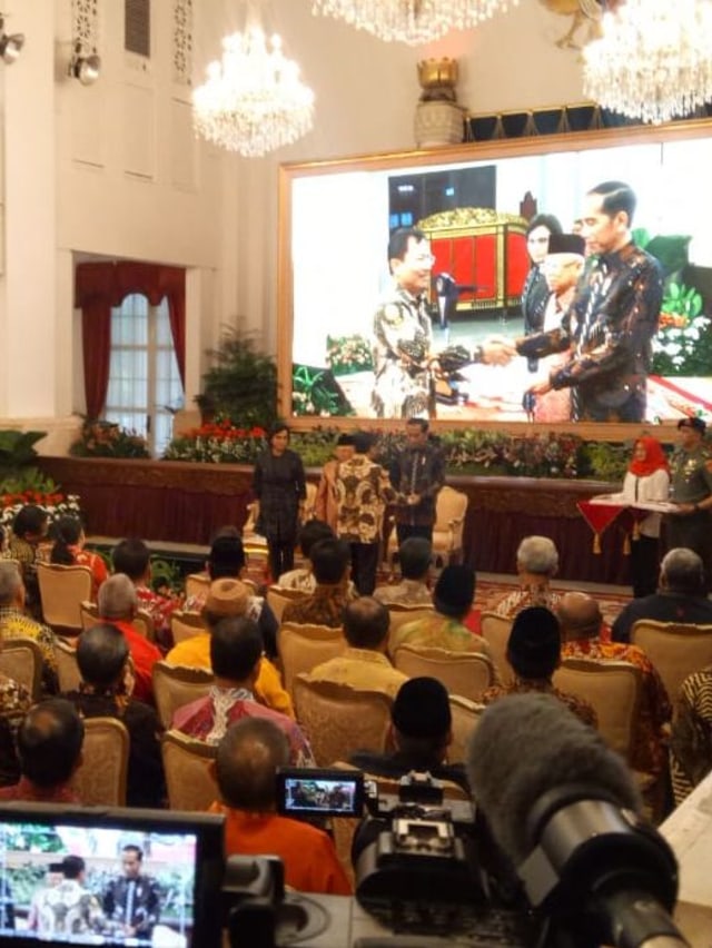 Presiden Joko Widodo serahkan daftar isian pelaksana anggaran pada 87 Kementerian dan Lembaga. Foto: Fahrian Saleh/kumparan 